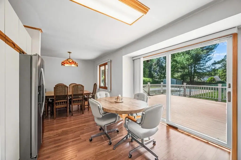 17 Duquesne Drive Greenlawn NY 11740