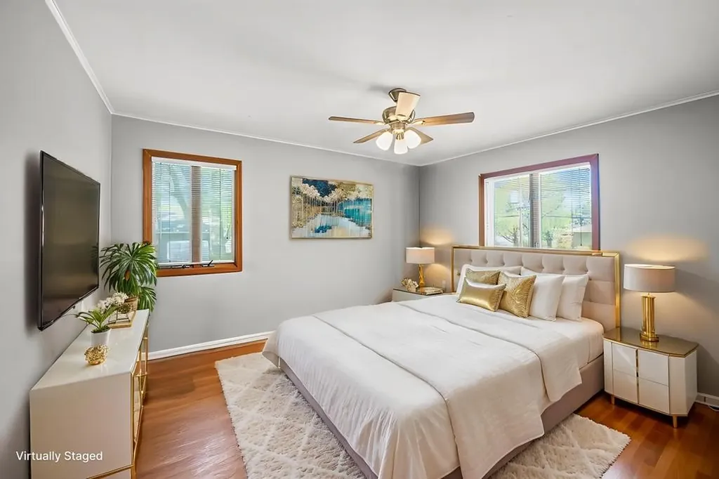 17 Duquesne Drive Greenlawn NY 11740