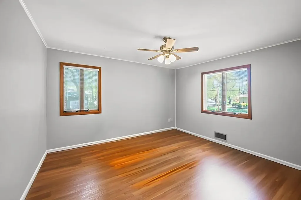 17 Duquesne Drive Greenlawn NY 11740