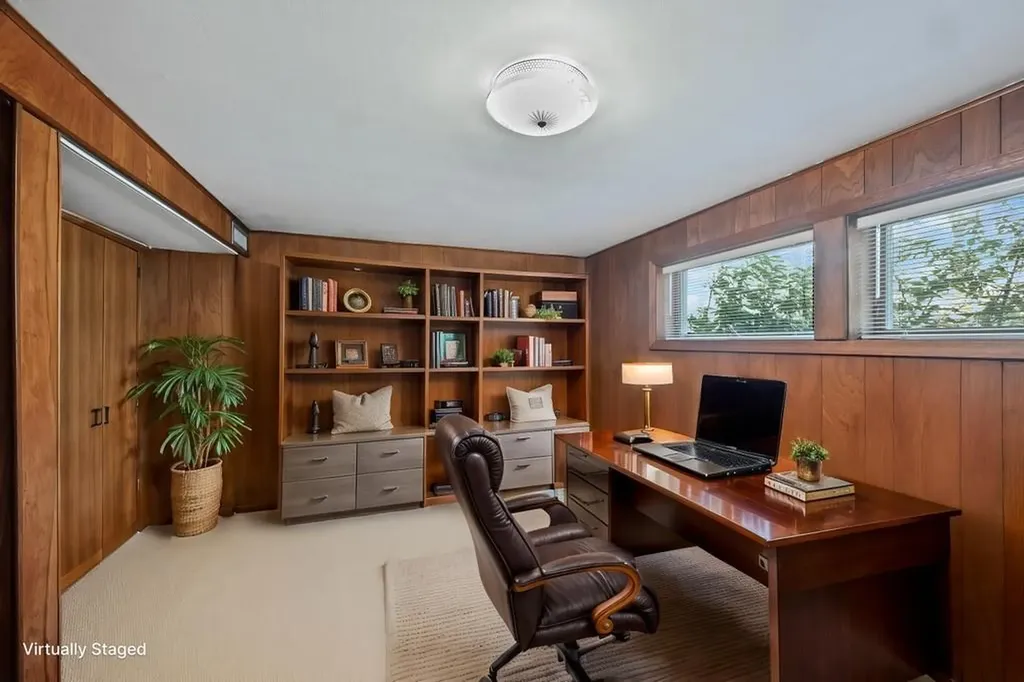 17 Duquesne Drive Greenlawn NY 11740