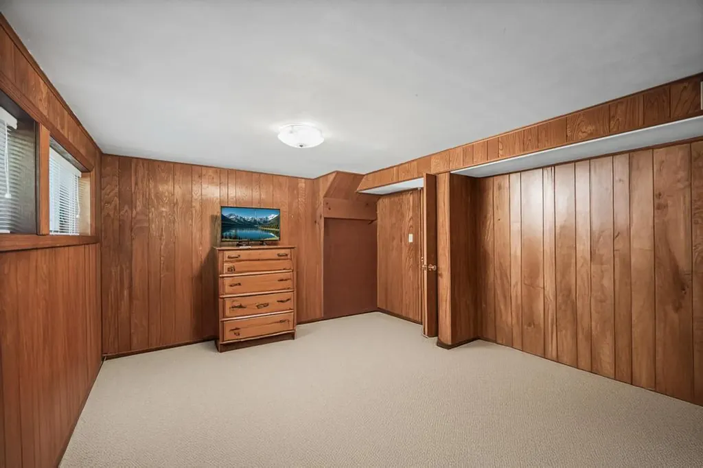 17 Duquesne Drive Greenlawn NY 11740