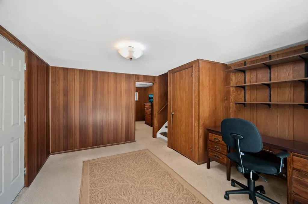 17 Duquesne Drive Greenlawn NY 11740