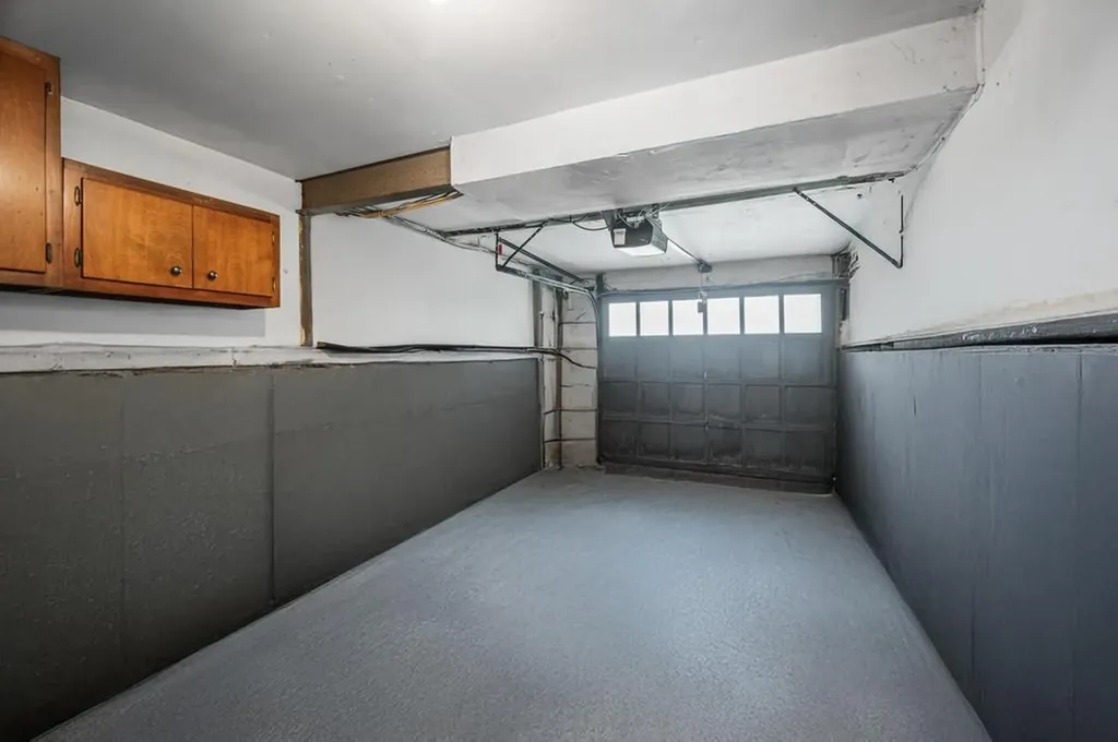 17 Duquesne Drive Greenlawn NY 11740