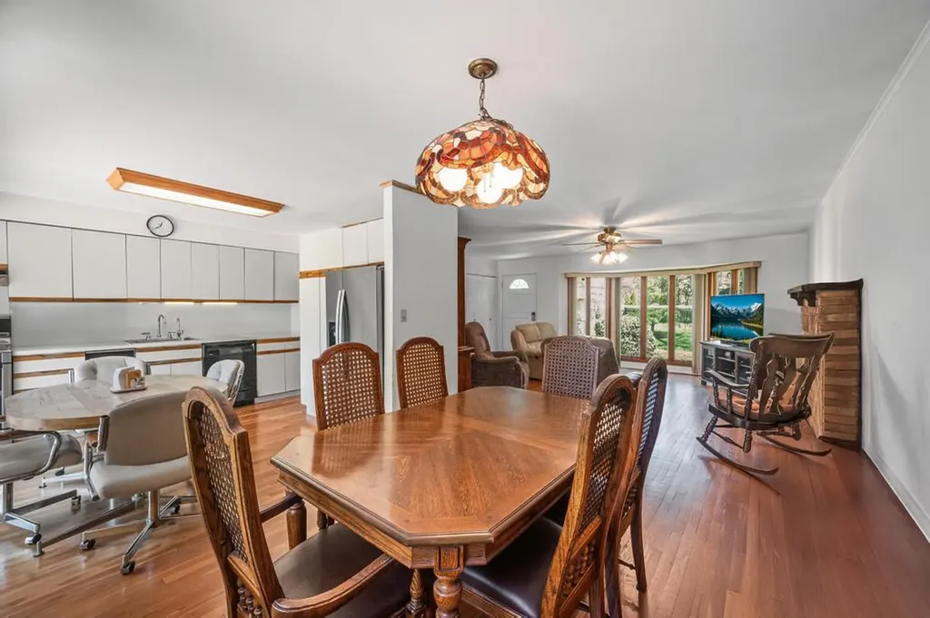 17 Duquesne Drive Greenlawn NY 11740