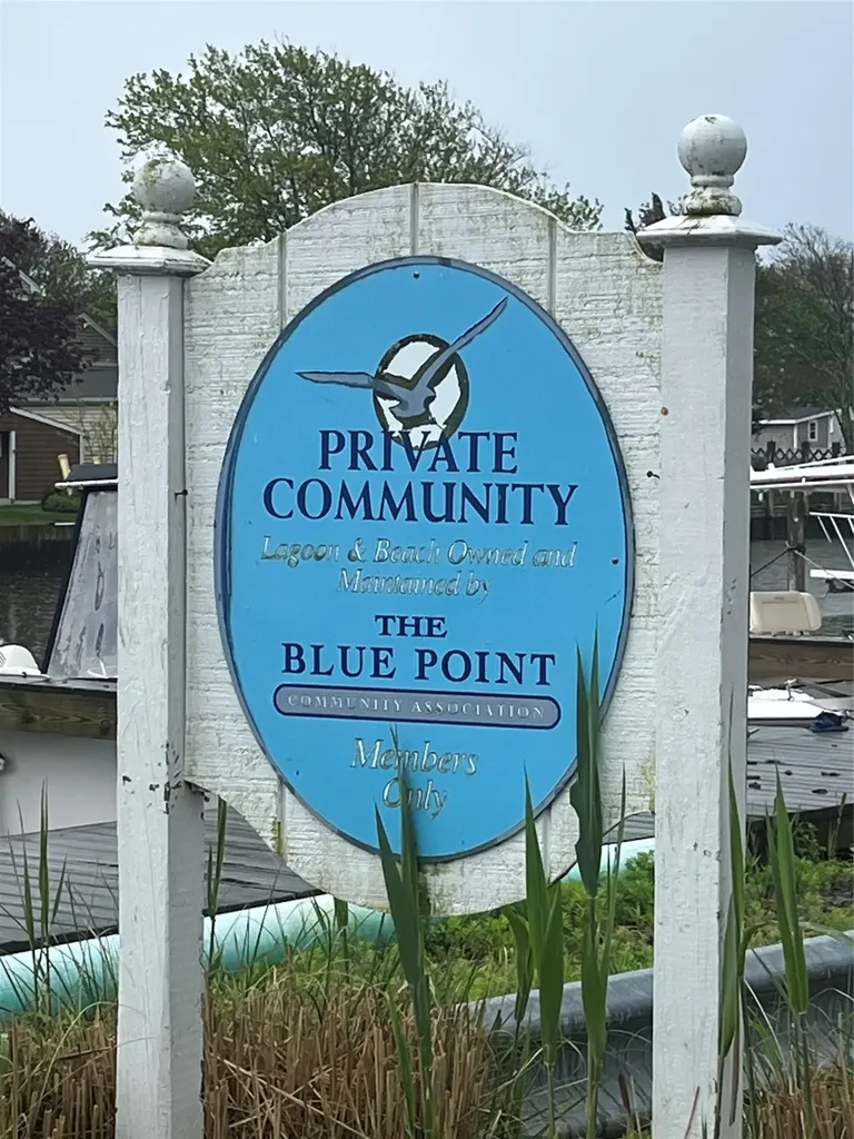 16 Edwards Lane E Blue Point NY 11715