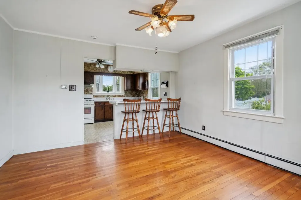 16 Edwards Lane E Blue Point NY 11715