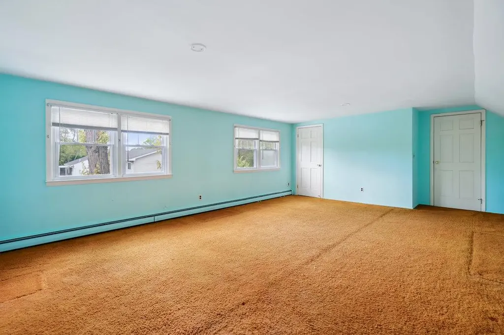 16 Edwards Lane E Blue Point NY 11715