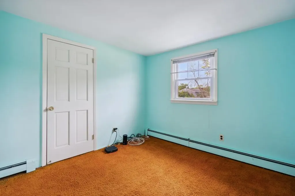16 Edwards Lane E Blue Point NY 11715