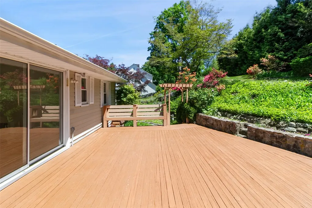 202 W Main Street Mount Kisco NY 10549