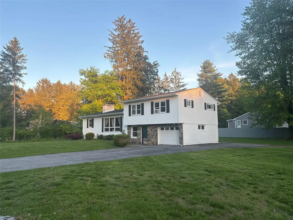 32 Lawrence Road Hyde Park NY 12538