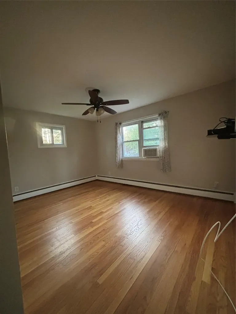 32 Lawrence Road Hyde Park NY 12538