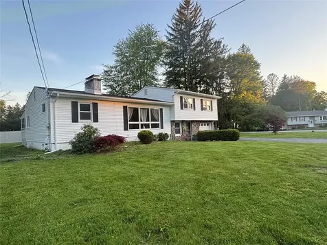 32 Lawrence Road Hyde Park NY 12538