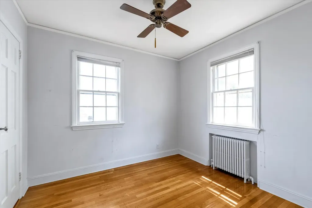 104 E Fenimore Street Valley Stream NY 11580