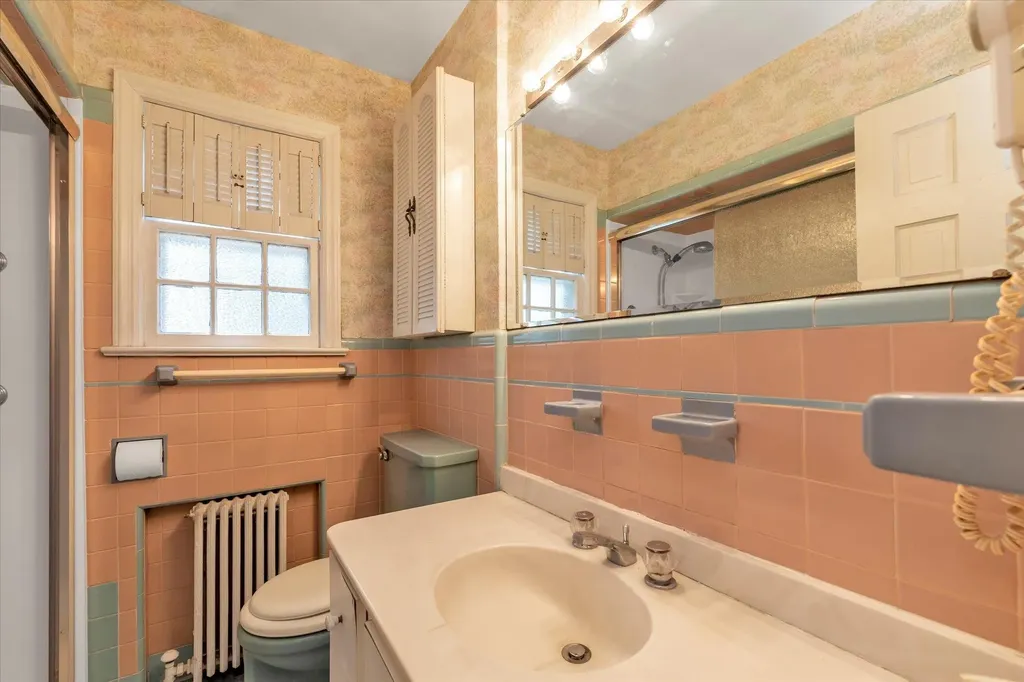 104 E Fenimore Street Valley Stream NY 11580