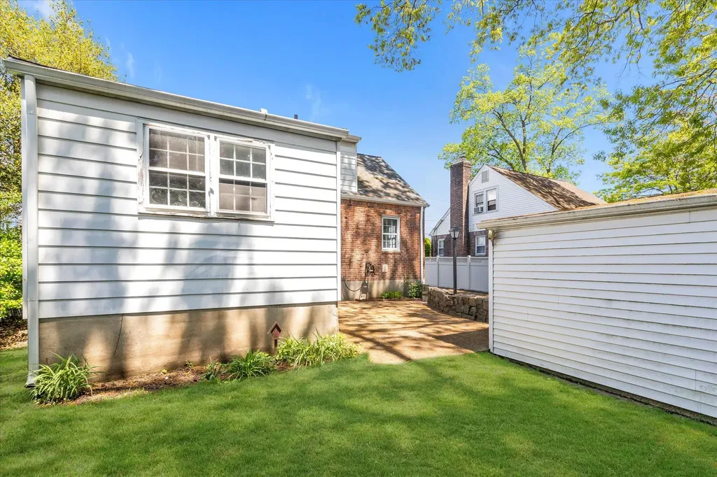104 E Fenimore Street Valley Stream NY 11580
