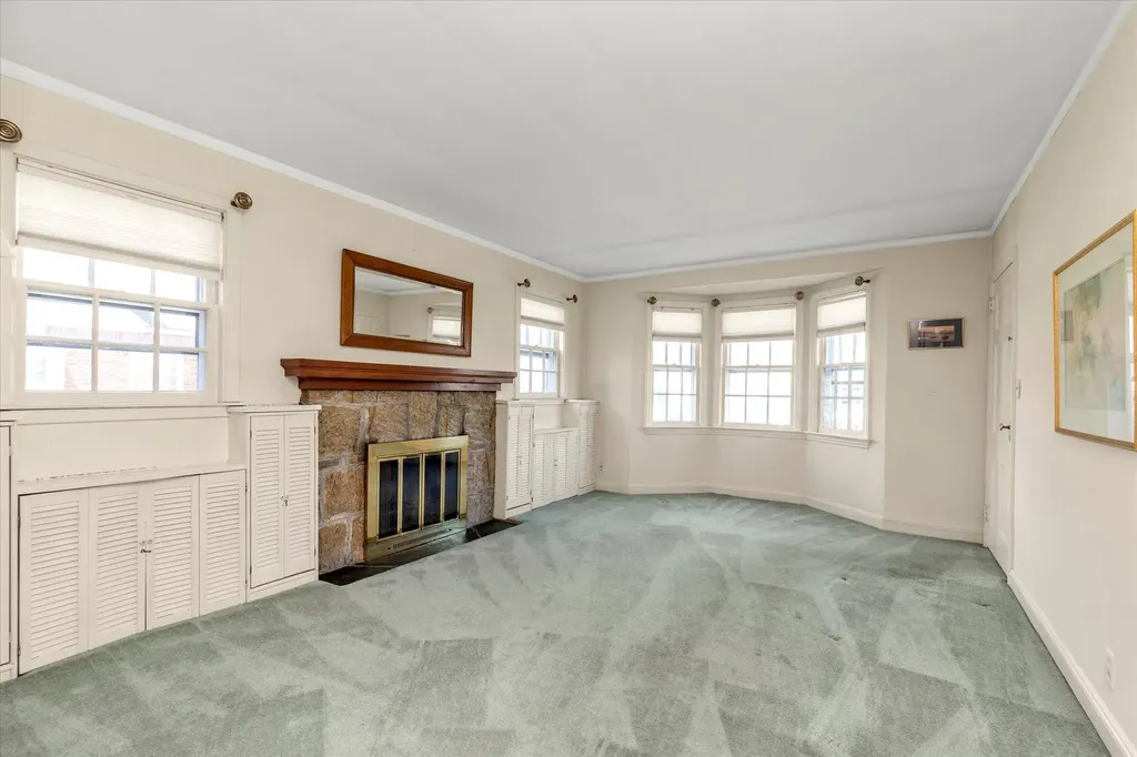 104 E Fenimore Street Valley Stream NY 11580