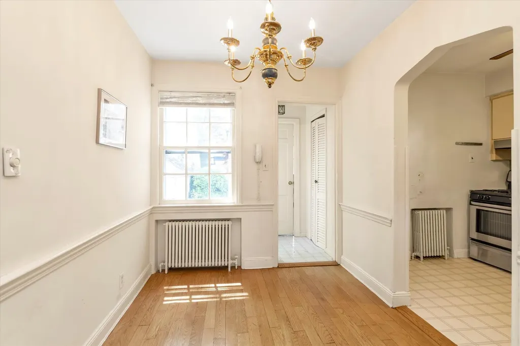 104 E Fenimore Street Valley Stream NY 11580