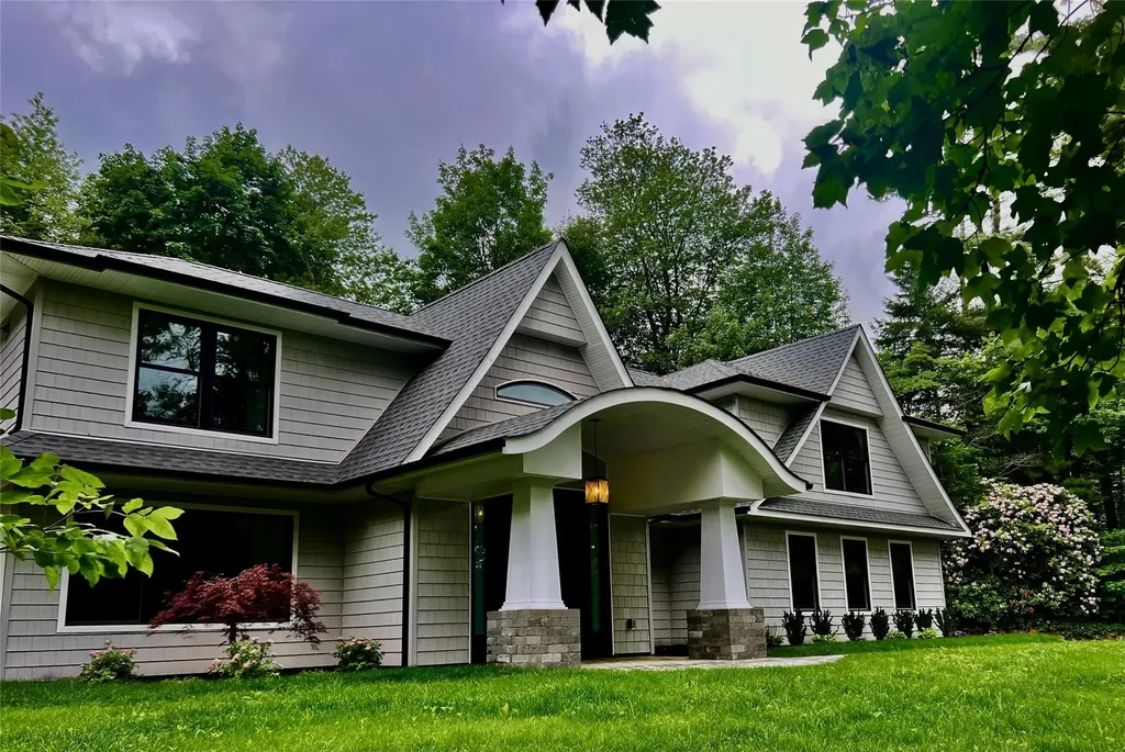480 Vanderbilt Parkway Dix Hills NY 11746