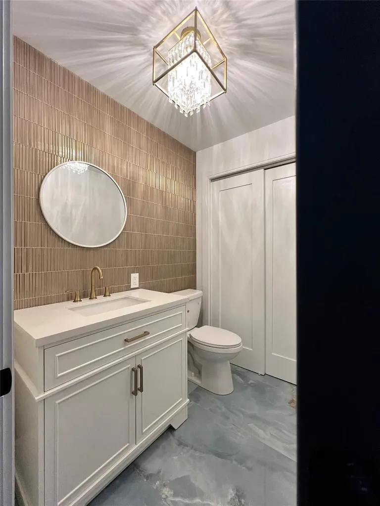 480 Vanderbilt Parkway Dix Hills NY 11746
