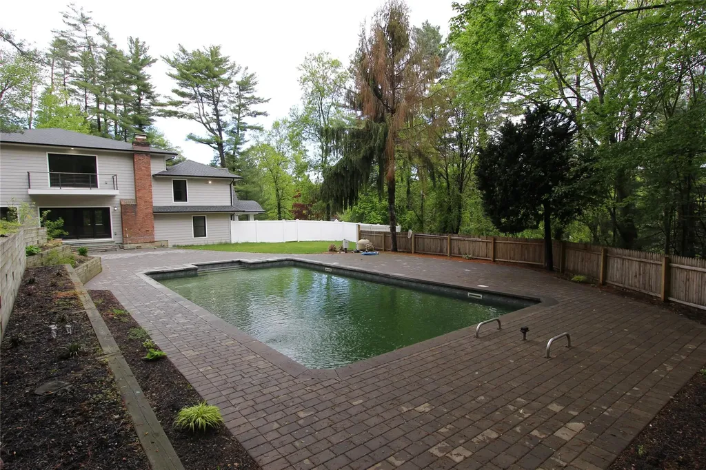 480 Vanderbilt Parkway Dix Hills NY 11746