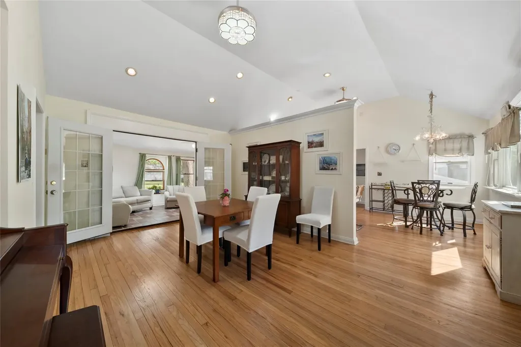 10 Lynch Lane Smithtown NY 11787