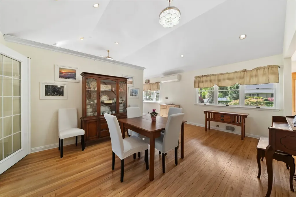 10 Lynch Lane Smithtown NY 11787