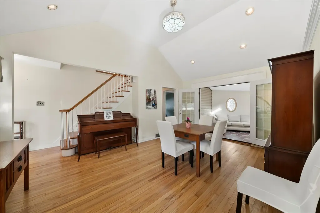 10 Lynch Lane Smithtown NY 11787
