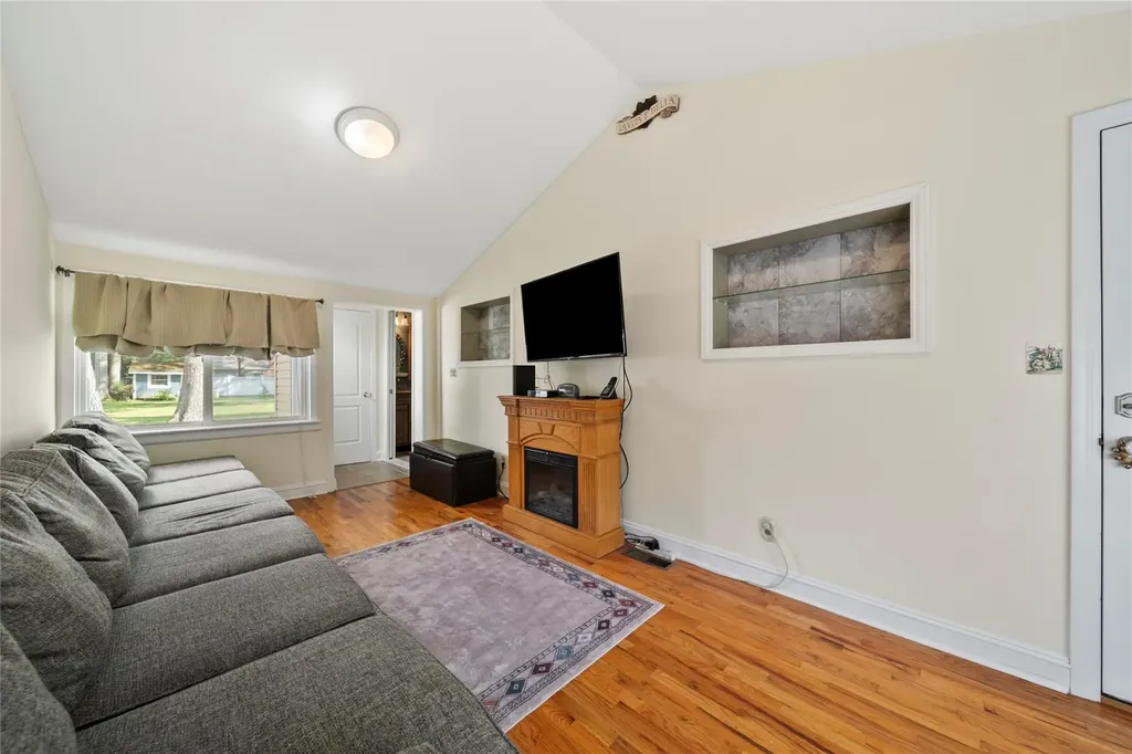 10 Lynch Lane Smithtown NY 11787
