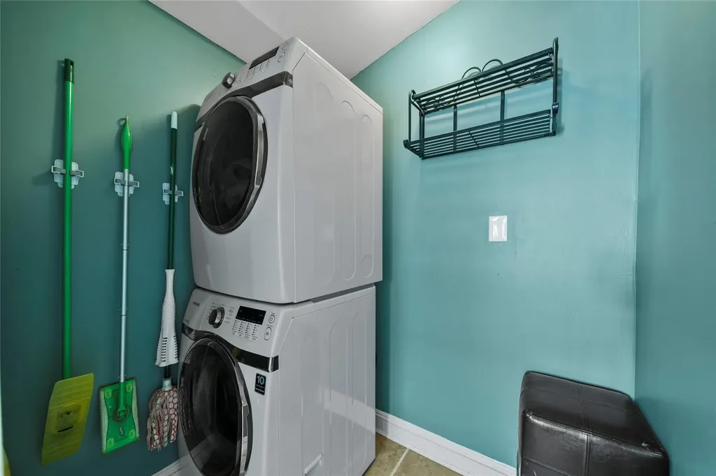 10 Lynch Lane Smithtown NY 11787