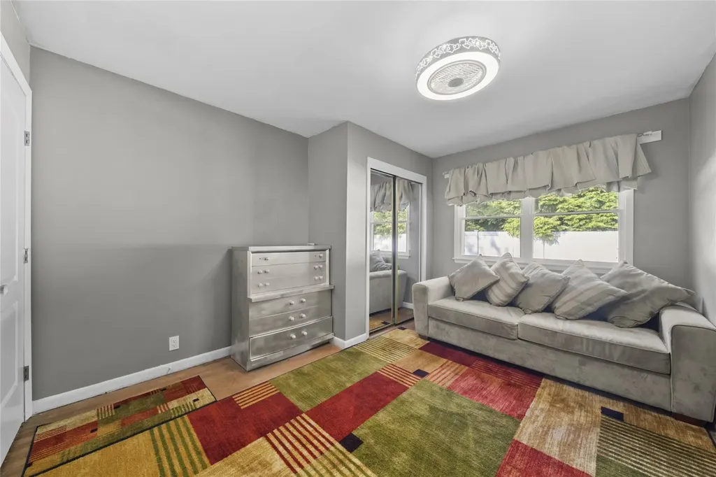 10 Lynch Lane Smithtown NY 11787