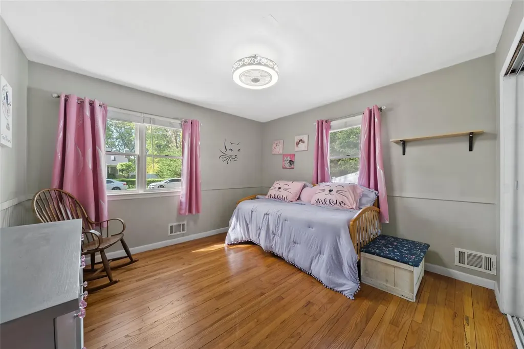 10 Lynch Lane Smithtown NY 11787