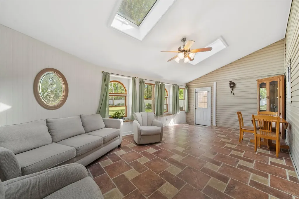 10 Lynch Lane Smithtown NY 11787