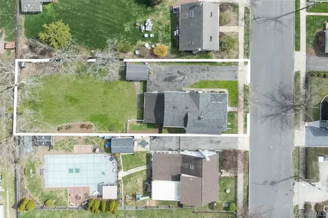 416 West Street Greenport NY 11944