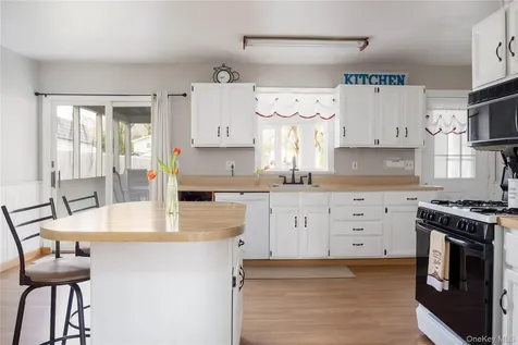 416 West Street Greenport NY 11944