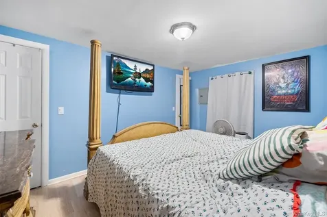 21 Victoria Lane Manorville NY 11949