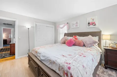 21 Victoria Lane Manorville NY 11949