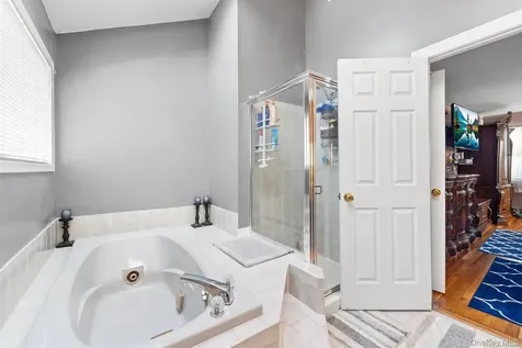 21 Victoria Lane Manorville NY 11949