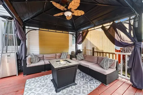 21 Victoria Lane Manorville NY 11949