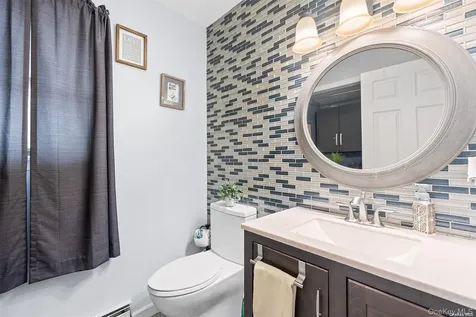 21 Victoria Lane Manorville NY 11949