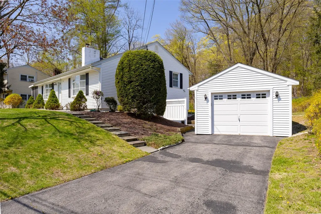 33 Homer Place Poughkeepsie NY 12603