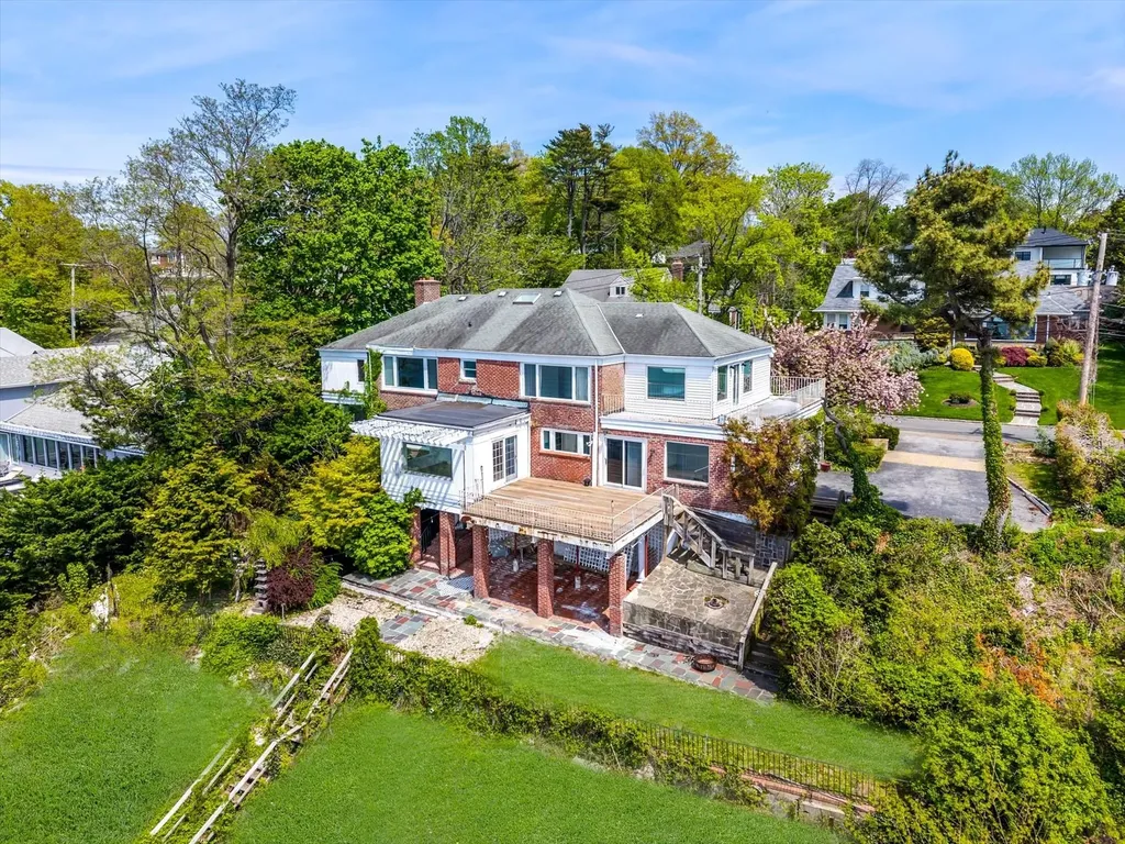 22 Shorecliff Place Great Neck NY 11023