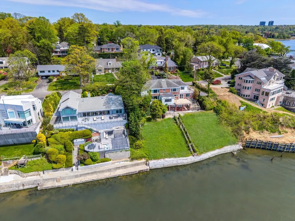 22 Shorecliff Place Great Neck NY 11023
