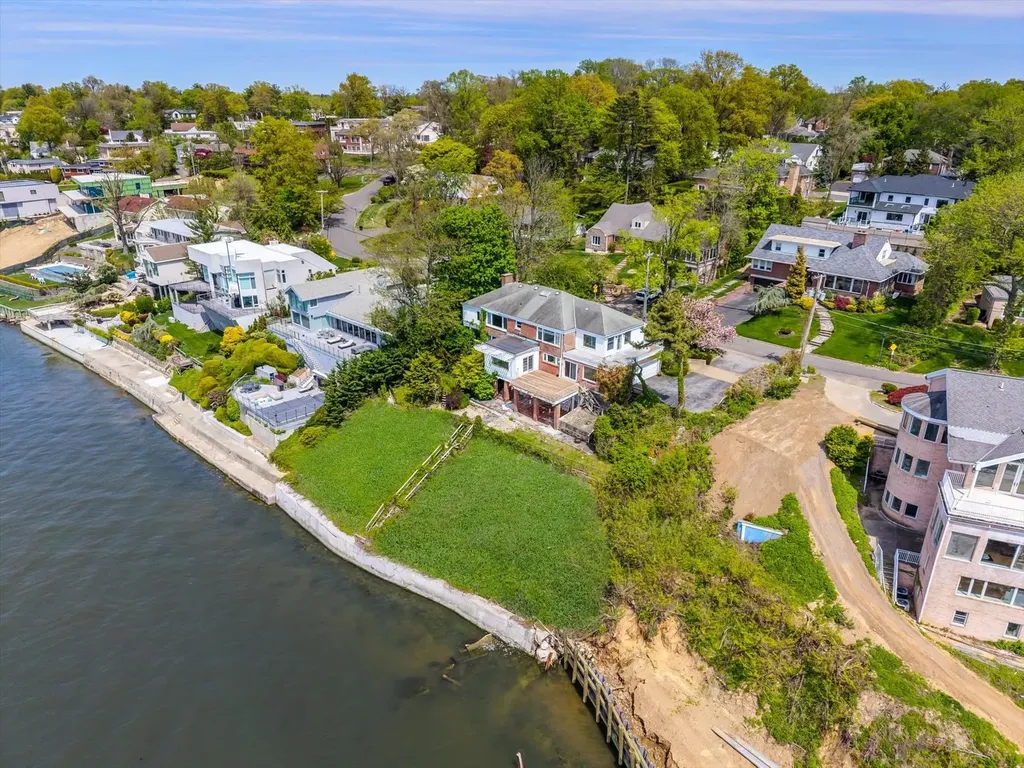 22 Shorecliff Place Great Neck NY 11023