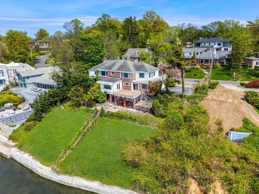 22 Shorecliff Place Great Neck NY 11023