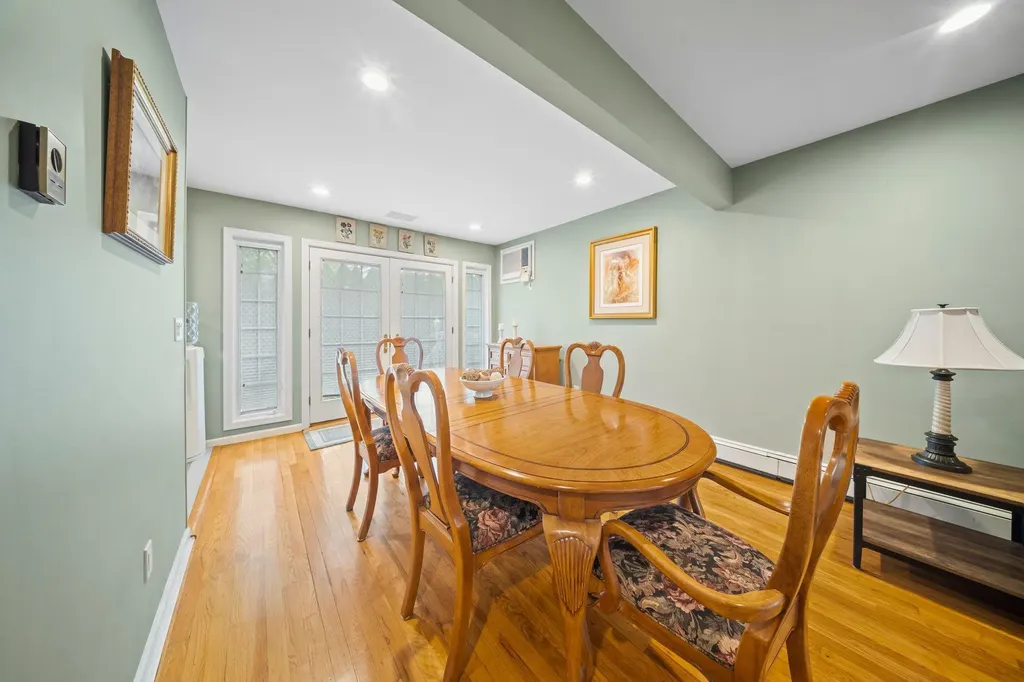 1620 East Drive Merrick NY 11566