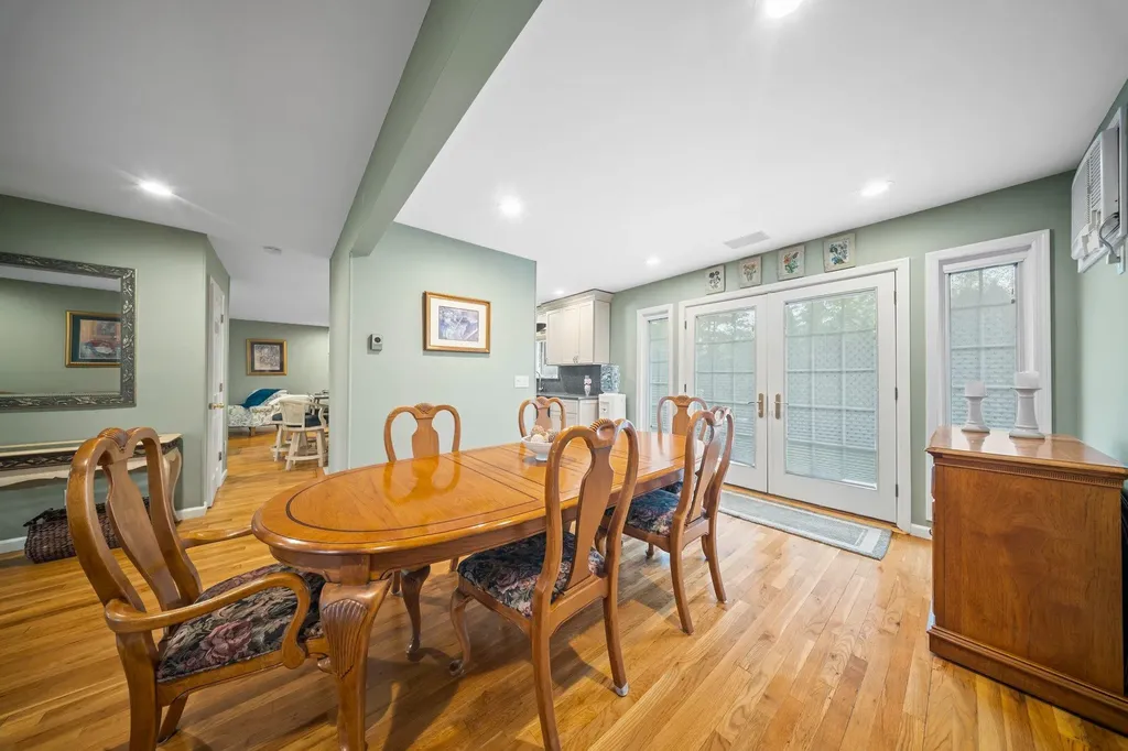 1620 East Drive Merrick NY 11566