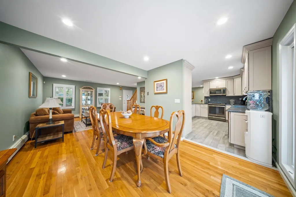 1620 East Drive Merrick NY 11566