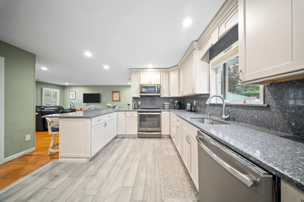 1620 East Drive Merrick NY 11566