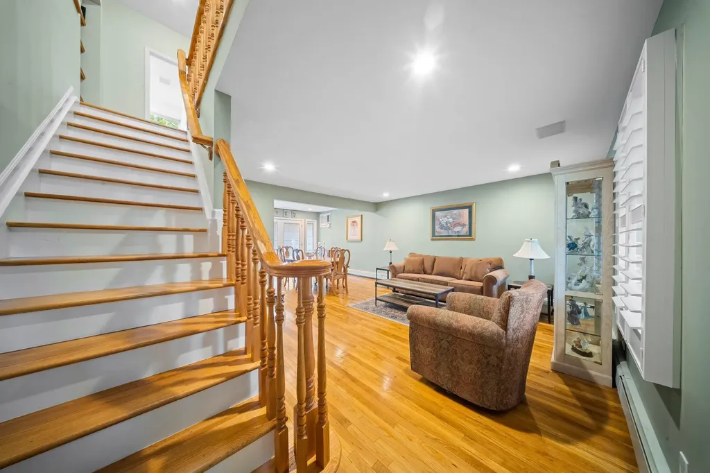 1620 East Drive Merrick NY 11566