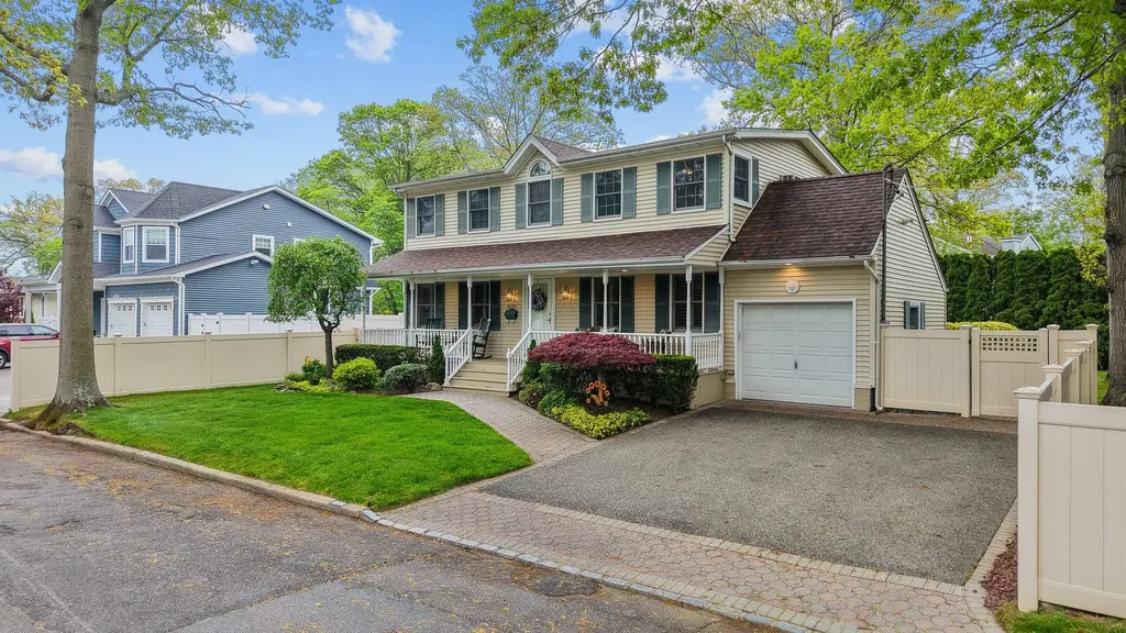 1620 East Drive Merrick NY 11566